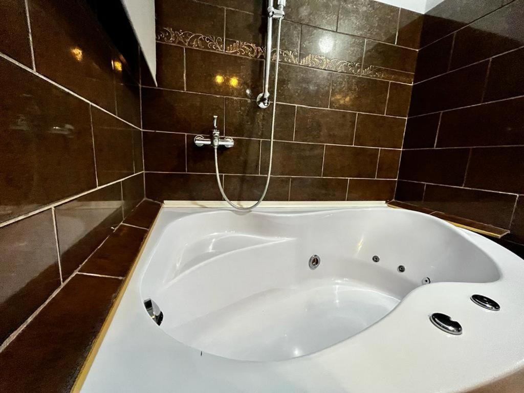 Kpm Downtown Apartments بوخارست المظهر الخارجي الصورة